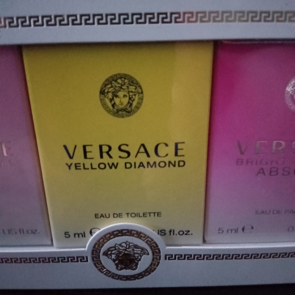 NEW Versace Miniature Perfume Collection (NOT SAMPLES) - Picture 5 of 13